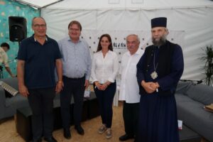  „Nem lehajolunk a cigány emberekhez, hanem átöleljük őket” 13