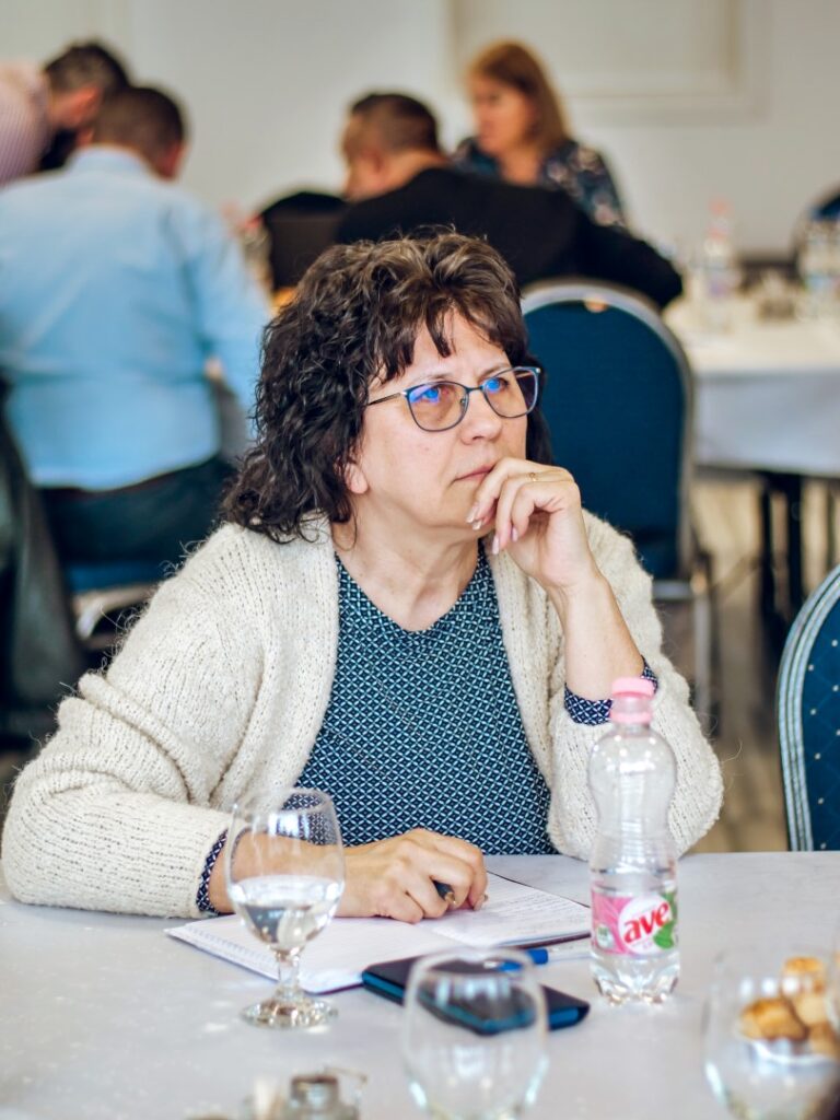 Hatékonyan segítik a misszió küldetését a civil szervezetek 10 Hatékonyan segítik a misszió küldetését a civil szervezetek 10