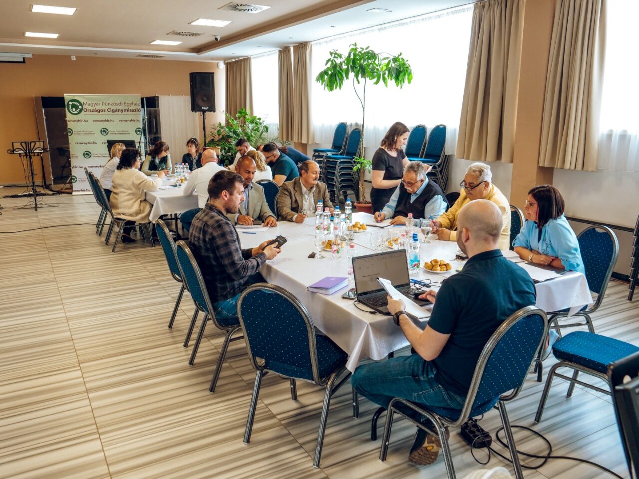 Hatékonyan segítik a misszió küldetését a civil szervezetek 19 Hatékonyan segítik a misszió küldetését a civil szervezetek 19
