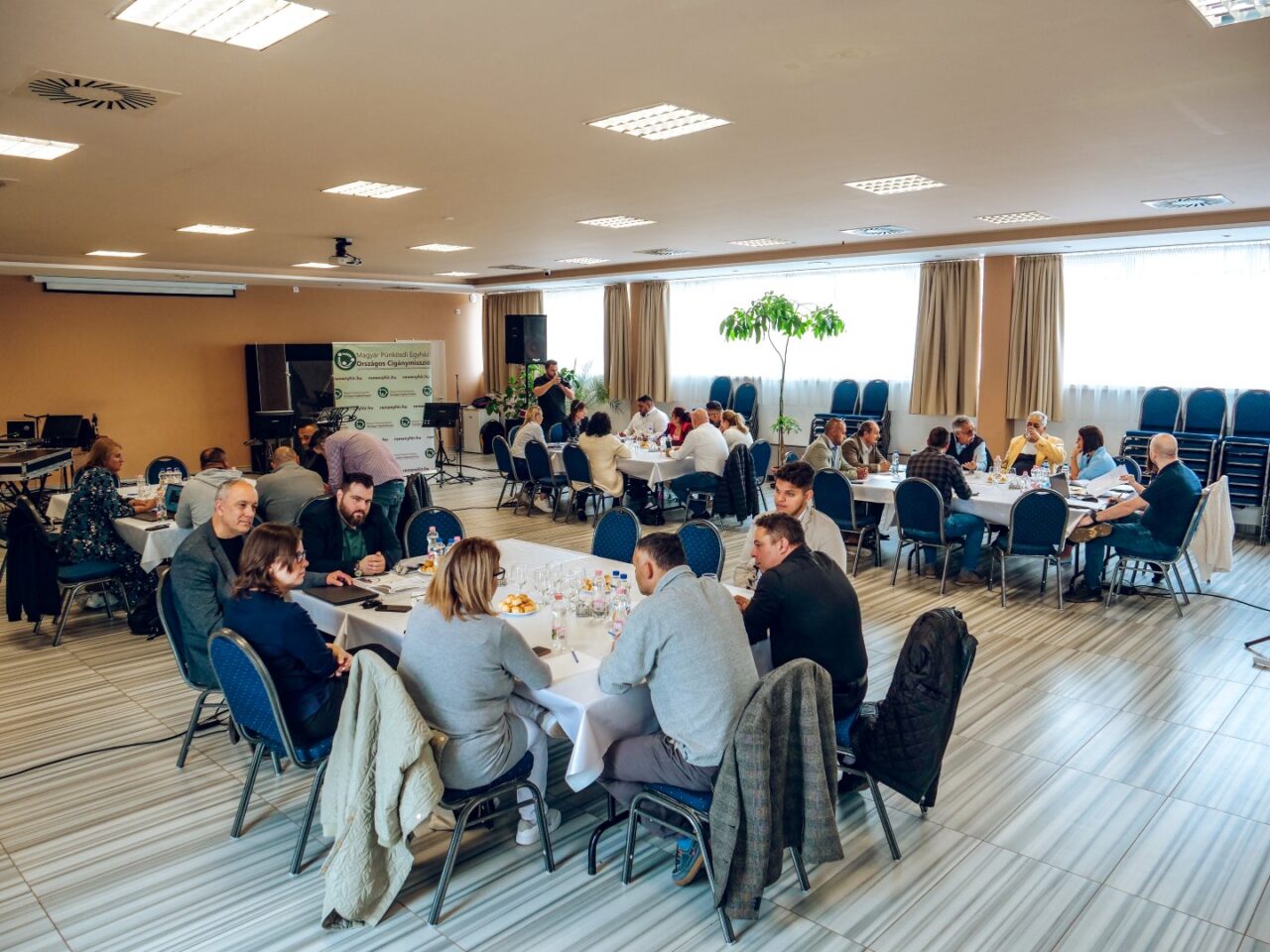 Hatékonyan segítik a misszió küldetését a civil szervezetek 23 Hatékonyan segítik a misszió küldetését a civil szervezetek 23