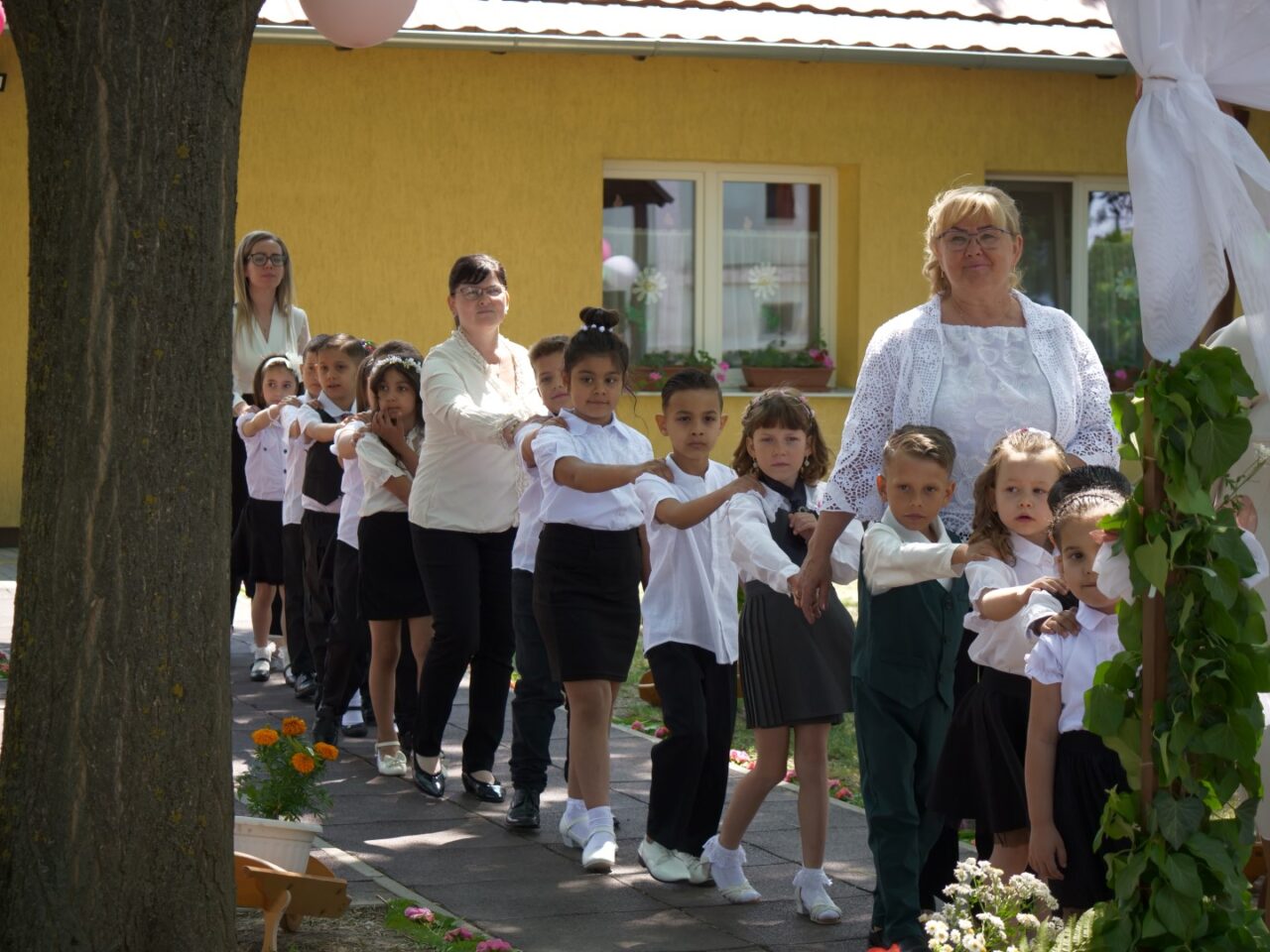 „Át a kapun, kézen fogva” - Szívhez szóló ballagási ünnepséggel búcsúzott az Epreskerti Óvoda 1 „Át a kapun, kézen fogva” - Szívhez szóló ballagási ünnepséggel búcsúzott az Epreskerti Óvoda 1