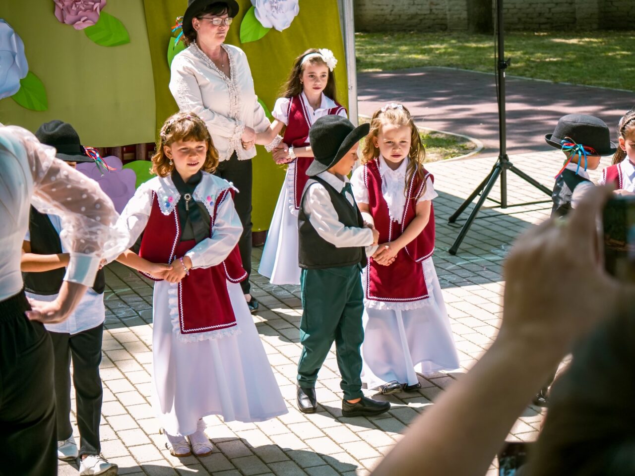 „Át a kapun, kézen fogva” - Szívhez szóló ballagási ünnepséggel búcsúzott az Epreskerti Óvoda 13 „Át a kapun, kézen fogva” - Szívhez szóló ballagási ünnepséggel búcsúzott az Epreskerti Óvoda 13