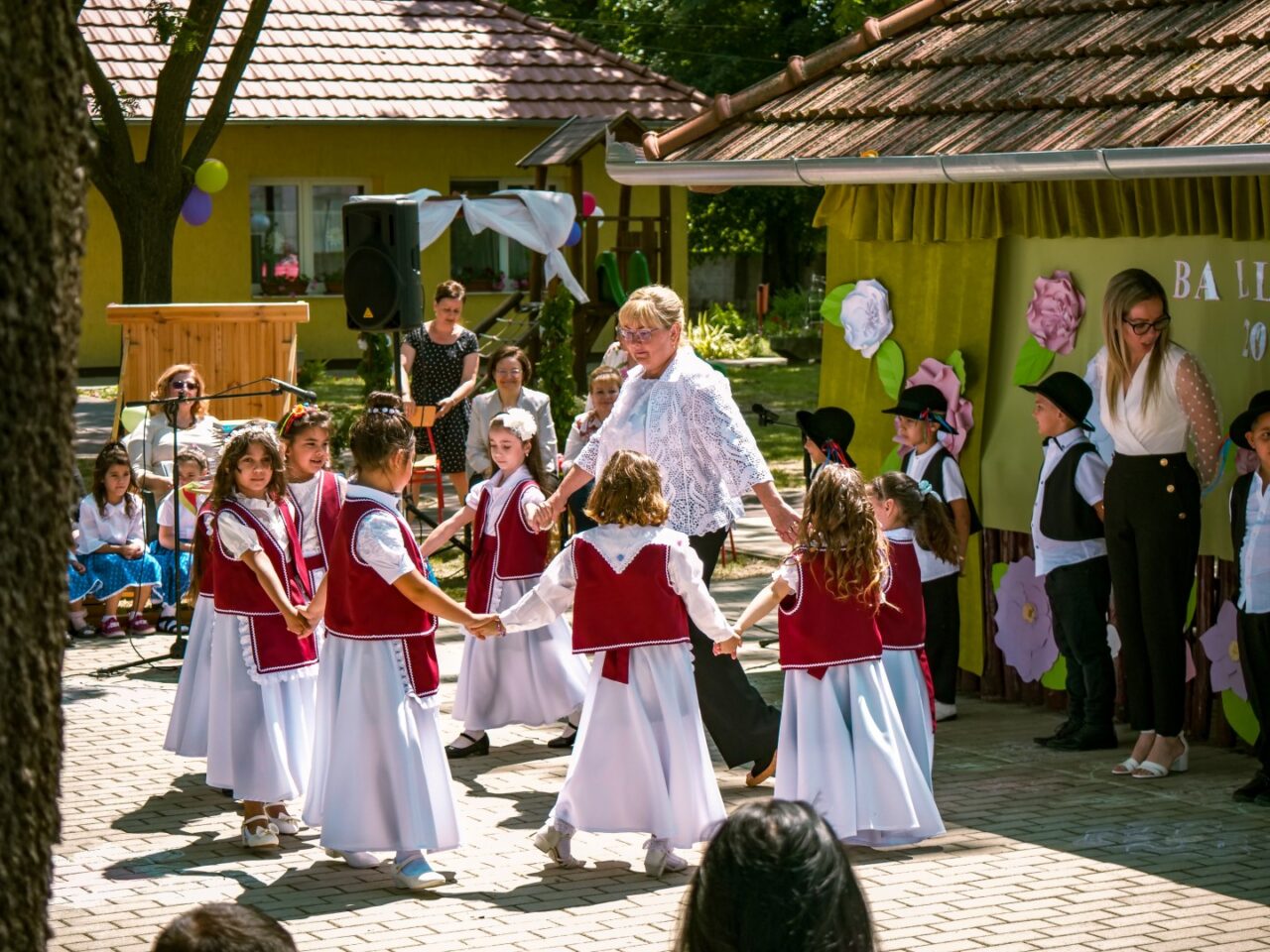 „Át a kapun, kézen fogva” - Szívhez szóló ballagási ünnepséggel búcsúzott az Epreskerti Óvoda 15 „Át a kapun, kézen fogva” - Szívhez szóló ballagási ünnepséggel búcsúzott az Epreskerti Óvoda 15