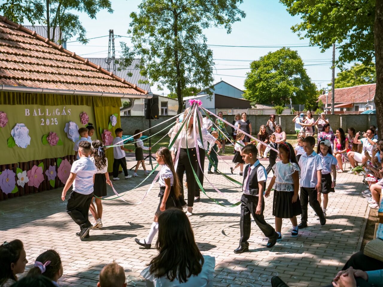 „Át a kapun, kézen fogva” - Szívhez szóló ballagási ünnepséggel búcsúzott az Epreskerti Óvoda 19 „Át a kapun, kézen fogva” - Szívhez szóló ballagási ünnepséggel búcsúzott az Epreskerti Óvoda 19