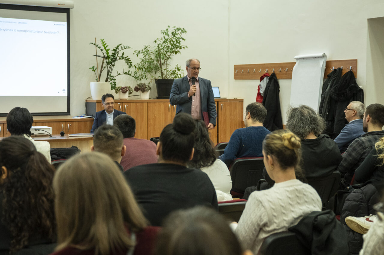 Durkó Albert is részt vett a romapasztorációs vitaesten 2