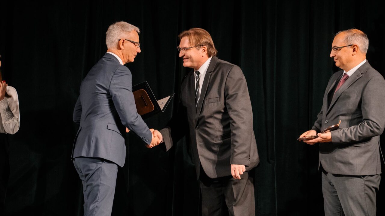 Durkó Albert misszióvezető Nemzetiségekért Díj kitüntetésben részesült 5 Durkó Albert misszióvezető Nemzetiségekért Díj kitüntetésben részesült 5