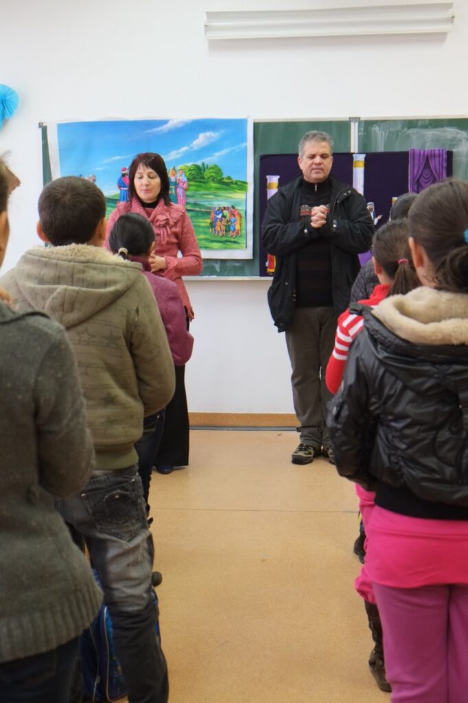 Új távlatok nyíltak előttünk a Pünkösdi Cigánymisszió segítségével - Hanielim Keresztény Alapítvány története 50