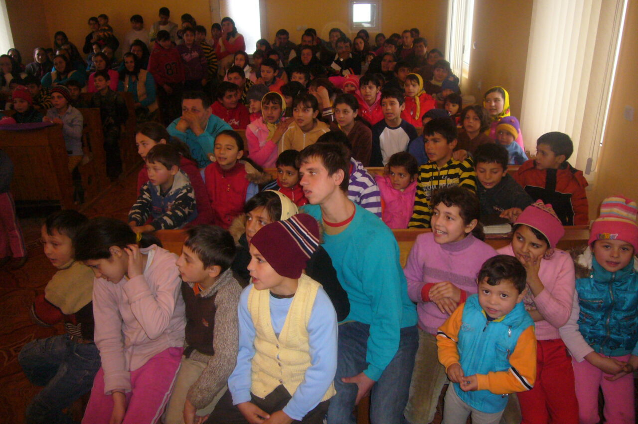 Új távlatok nyíltak előttünk a Pünkösdi Cigánymisszió segítségével - Hanielim Keresztény Alapítvány története 70