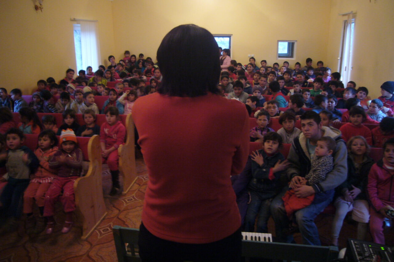 Új távlatok nyíltak előttünk a Pünkösdi Cigánymisszió segítségével - Hanielim Keresztény Alapítvány története 87