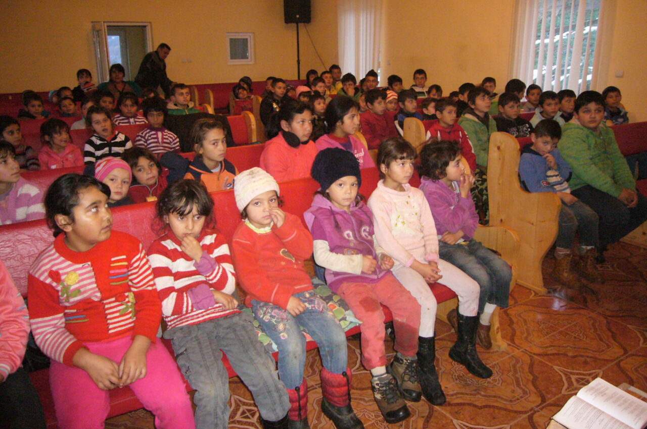 Új távlatok nyíltak előttünk a Pünkösdi Cigánymisszió segítségével - Hanielim Keresztény Alapítvány története 97