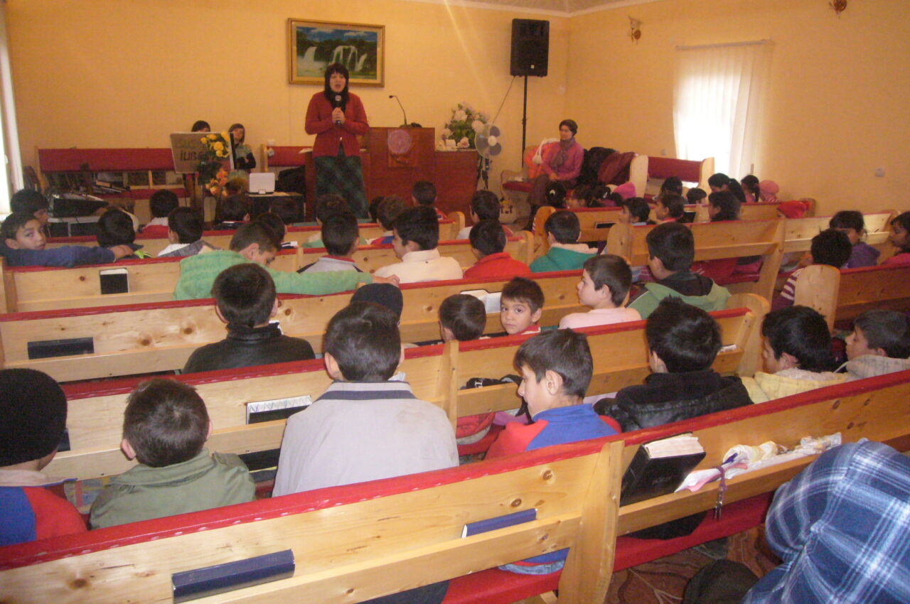 Új távlatok nyíltak előttünk a Pünkösdi Cigánymisszió segítségével - Hanielim Keresztény Alapítvány története 104