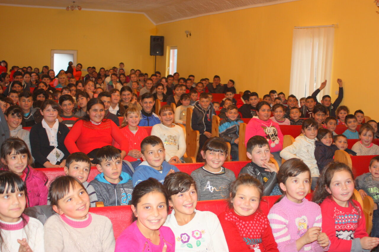 Új távlatok nyíltak előttünk a Pünkösdi Cigánymisszió segítségével - Hanielim Keresztény Alapítvány története 51