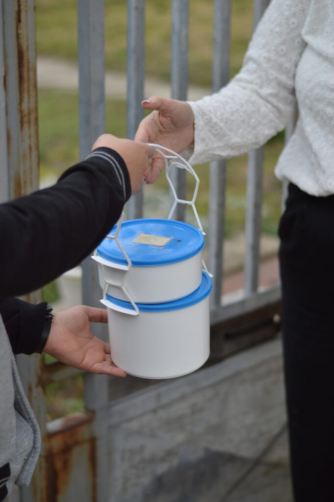 Időjárási nehézségek ellenére is folyamatos a segítség 11 Időjárási nehézségek ellenére is folyamatos a segítség 11